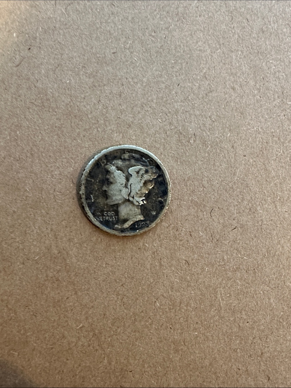Classic Silver-Tone Men’s Accessory Coin Pendant - Silver